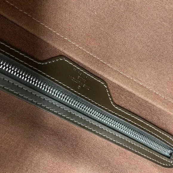 LOUIS VUITTON M30868 Taiga Crossbody Bag Messenger Bag Shoulder Bag